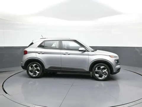 More photos of 2024 Hyundai Venue SEL at Plaza Honda, NY