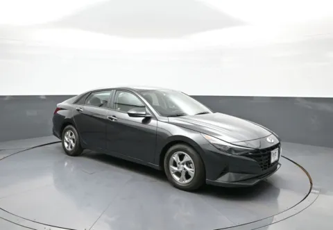 More photos of 2021 Hyundai Elantra SE at Plaza Honda, NY