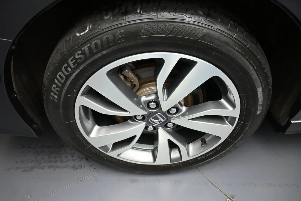 2024 Honda Odyssey Touring - Photo 13