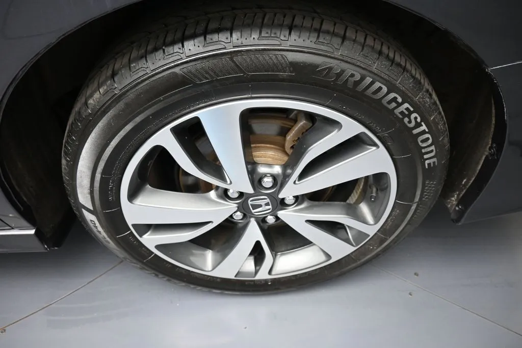 2024 Honda Odyssey Touring - Photo 15
