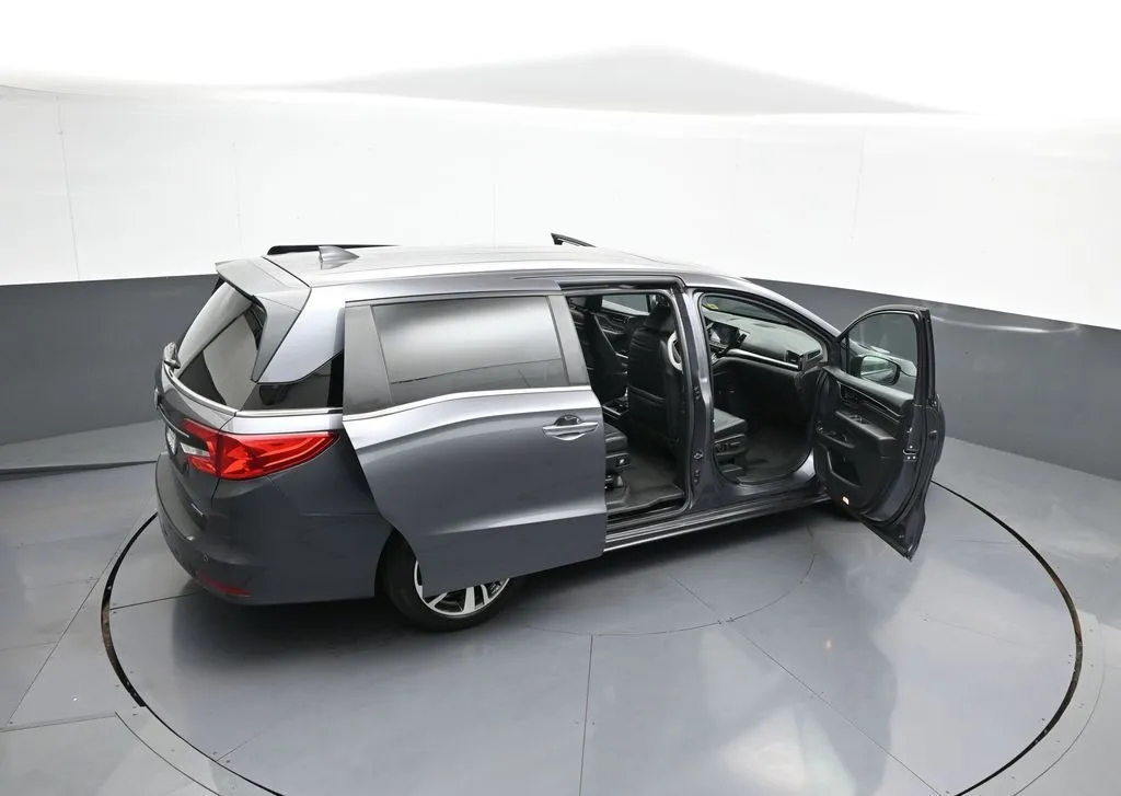 2024 Honda Odyssey Touring - Photo 47