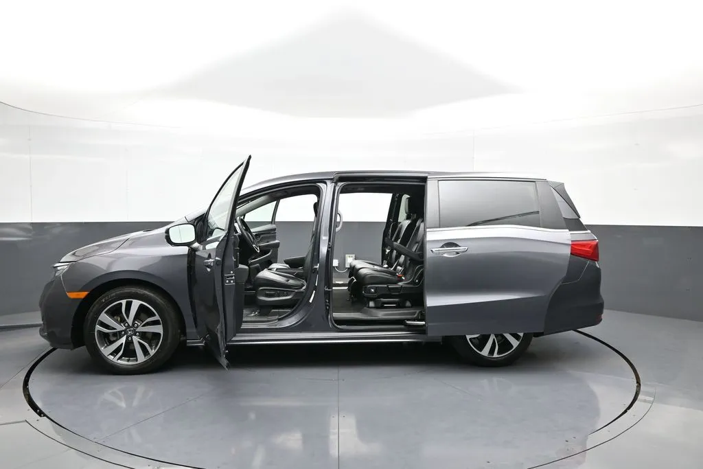 2024 Honda Odyssey Touring - Photo 45