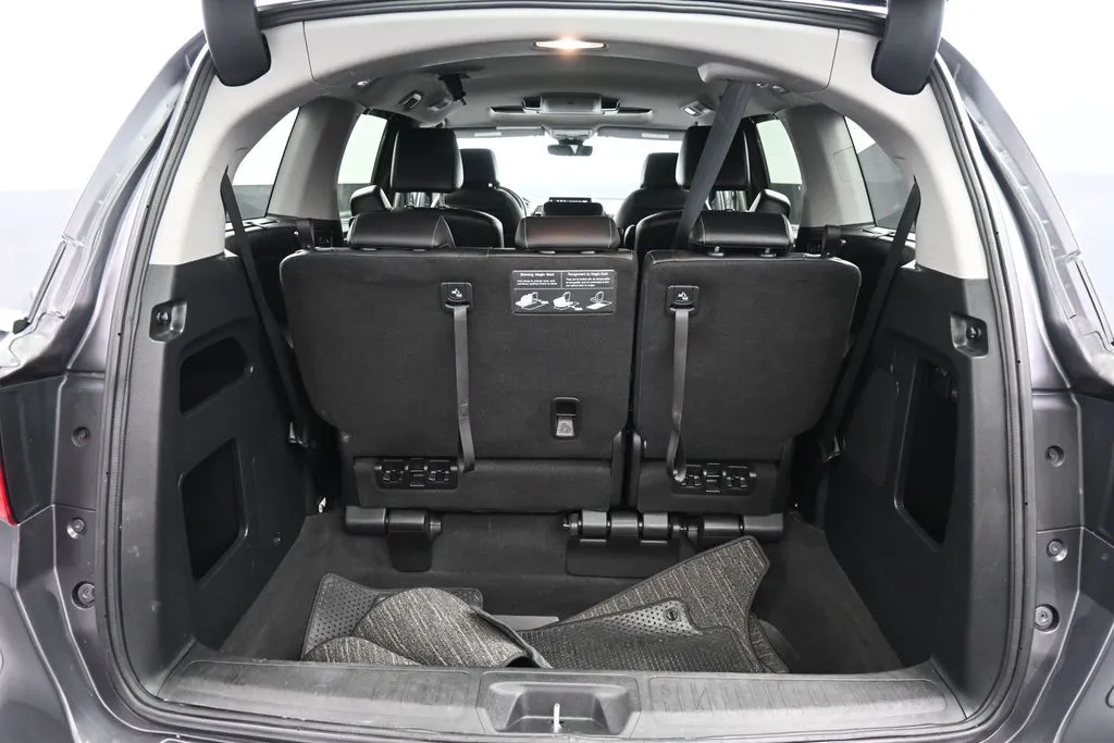 2024 Honda Odyssey Touring - Photo 23