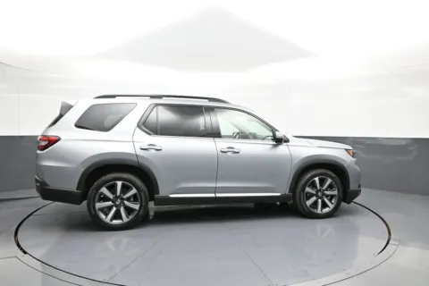 Another view of 2023 Honda Pilot Touring for sale in Brooklyn, NY at Plaza Honda