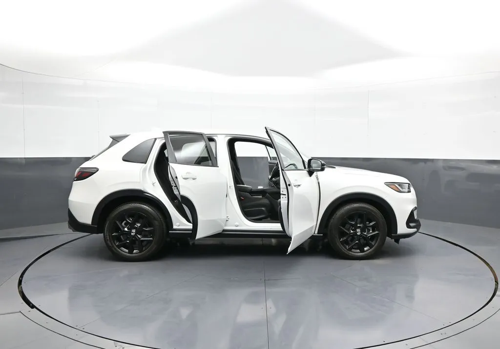 2025 Honda HR-V Sport - Photo 40