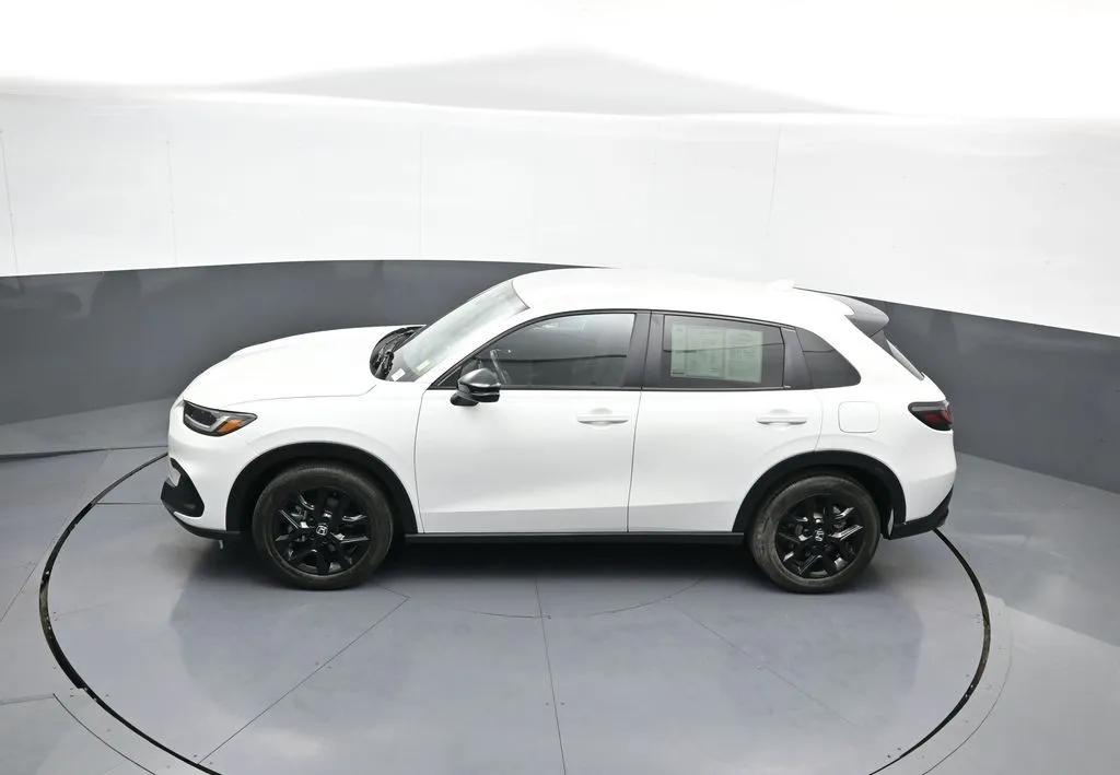2025 Honda HR-V Sport - Photo 39