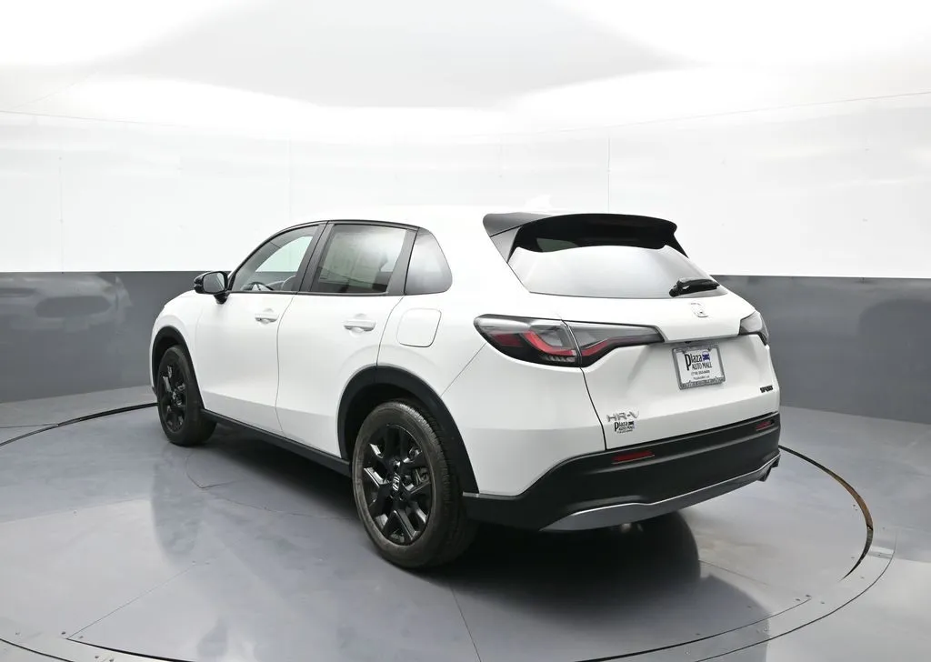 2025 Honda HR-V Sport - Photo 8