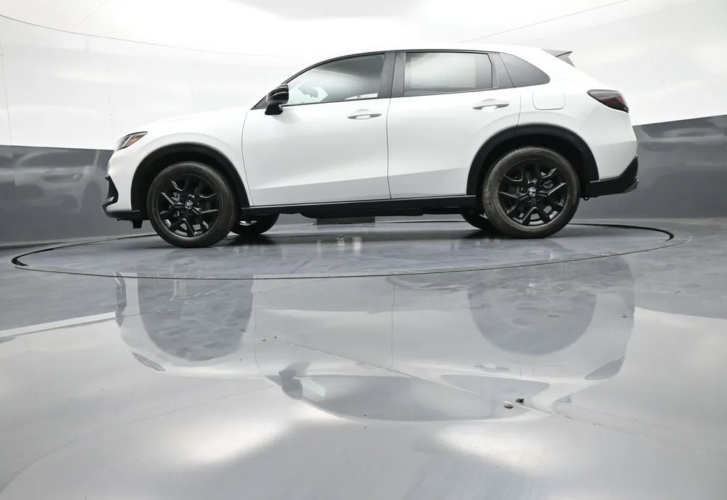 2025 Honda HR-V Sport - Photo 31