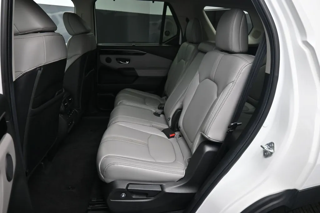 2024 Honda Pilot Touring - Photo 24
