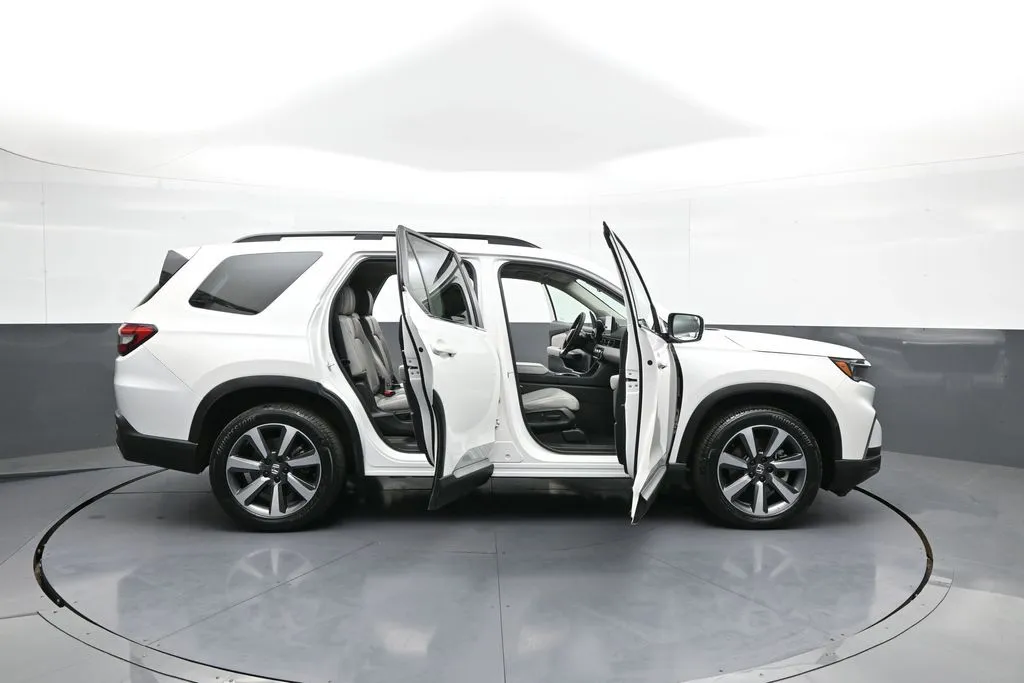 2024 Honda Pilot Touring - Photo 46