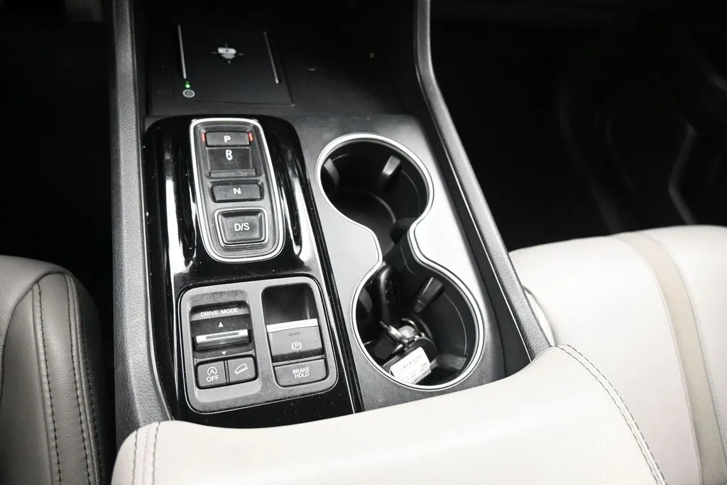 2024 Honda Pilot Touring - Photo 17