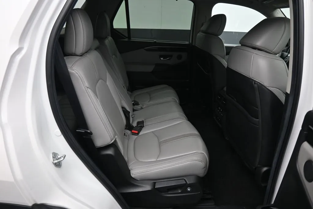 2024 Honda Pilot Touring - Photo 28