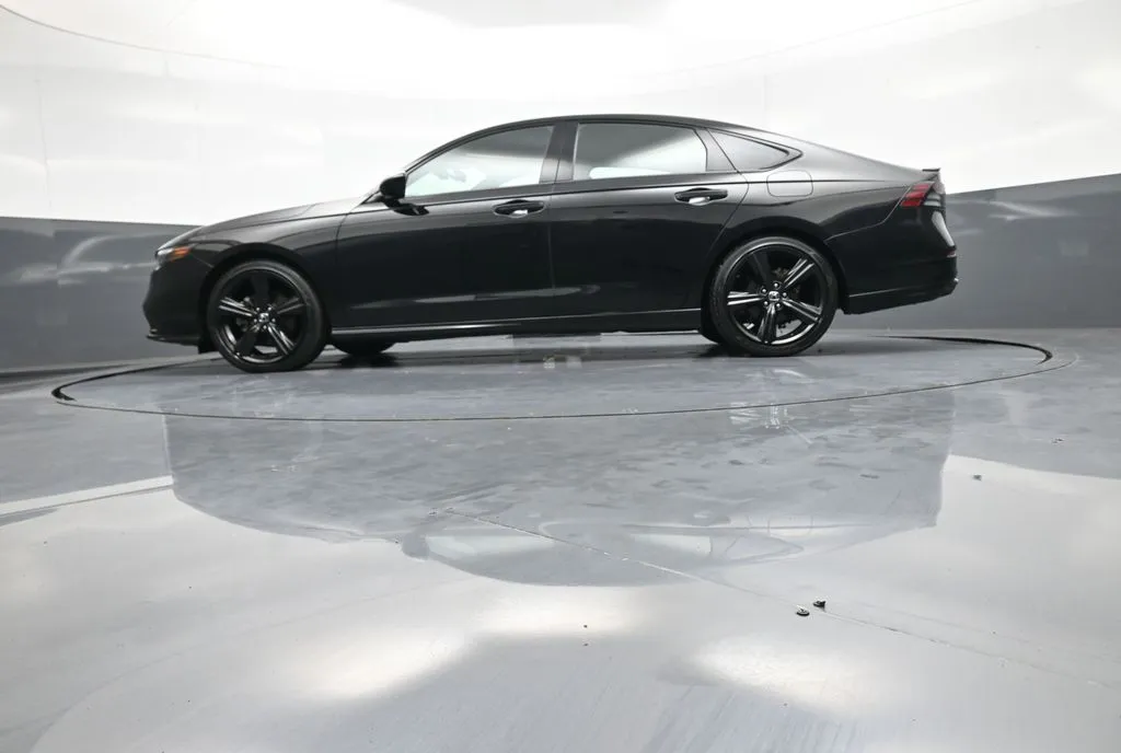 2023 Honda Accord Hybrid Sport-L - Photo 32