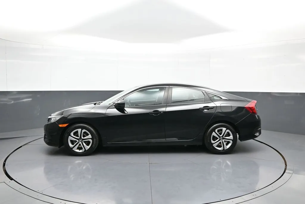 2017 Honda Civic LX - Photo 9