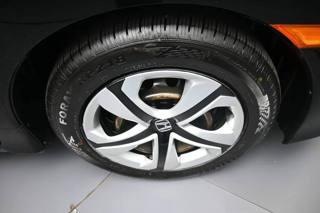 2017 Honda Civic LX - Photo 13