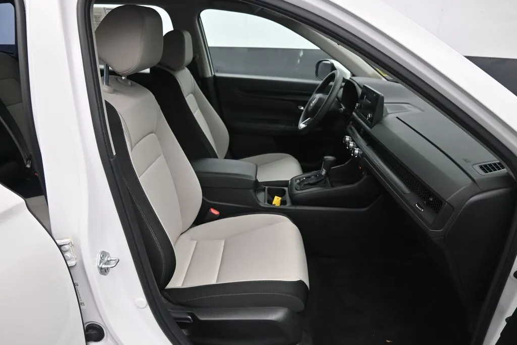 2023 Honda CR-V LX - Photo 23