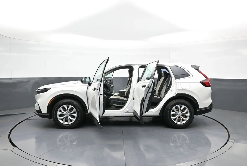2023 Honda CR-V LX - Photo 41