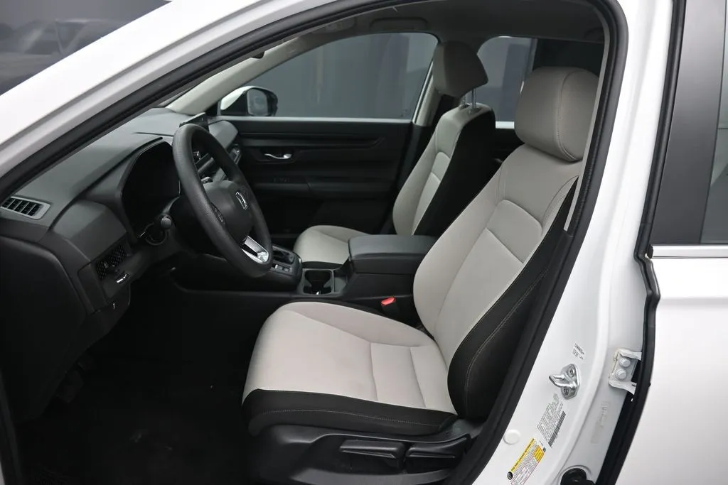 2023 Honda CR-V LX - Photo 18