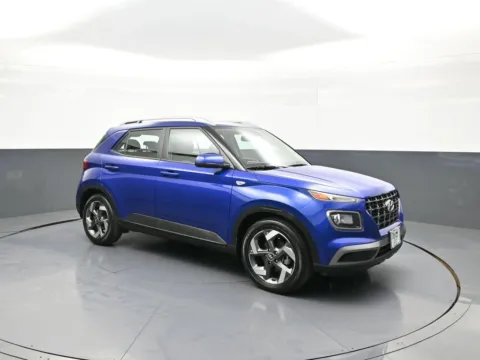 More photos of 2023 Hyundai Venue SEL at Plaza Honda, NY