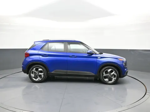 More photos of 2023 Hyundai Venue SEL at Plaza Honda, NY