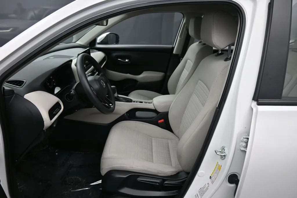 2025 Honda HR-V LX - Photo 18