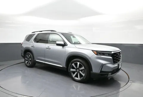 More photos of 2024 Honda Pilot Touring at Plaza Honda, NY