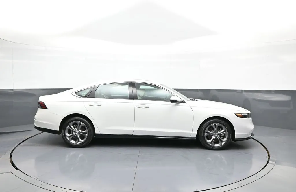 2024 Honda Accord Hybrid EX-L - Photo 5