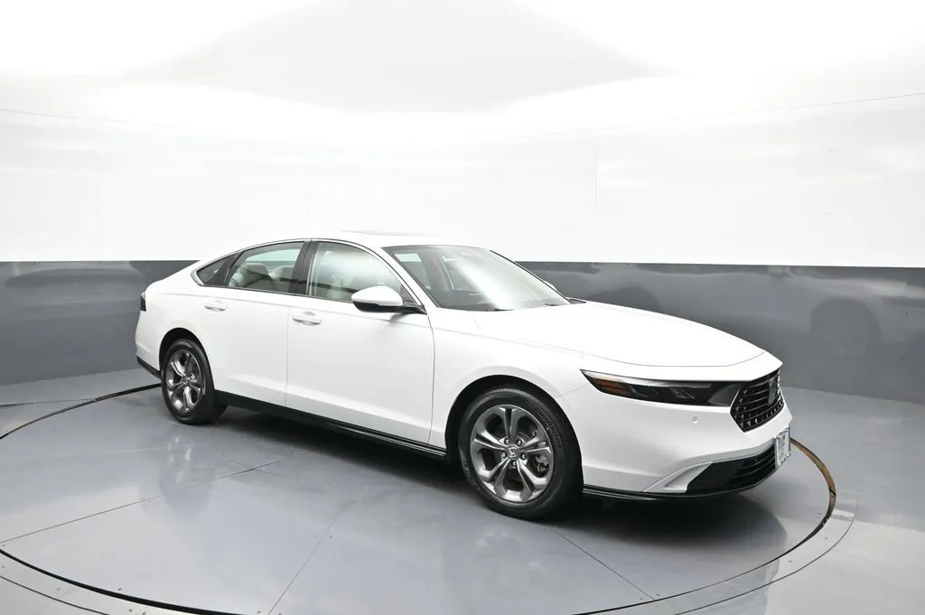 2024 Honda Accord Hybrid EX-L - Photo 4
