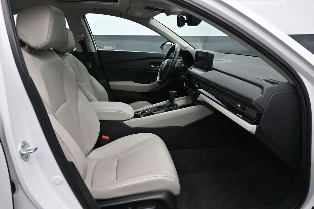 2024 Honda Accord Hybrid EX-L - Photo 24