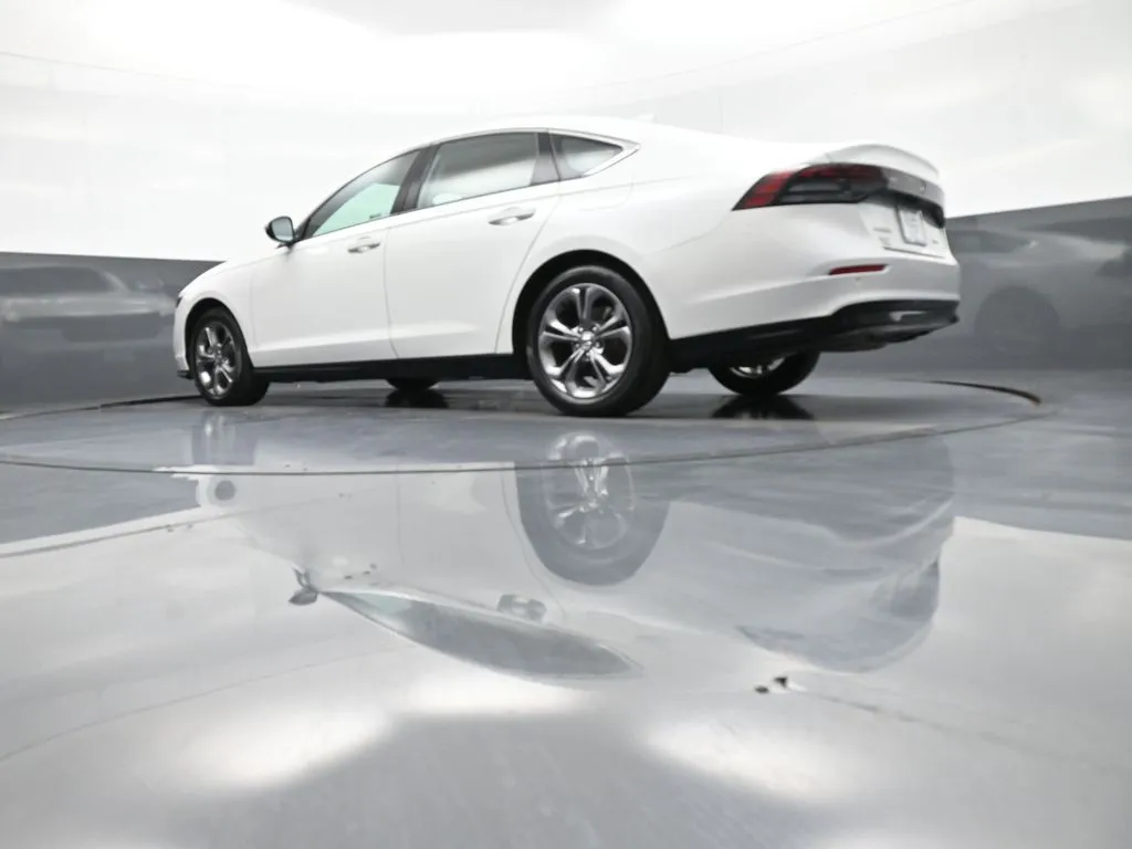 2024 Honda Accord Hybrid EX-L - Photo 31