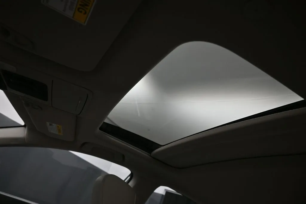 2024 Honda Accord Hybrid EX-L - Photo 18