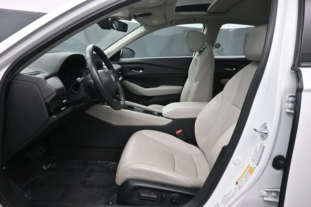 2024 Honda Accord Hybrid EX-L - Photo 19