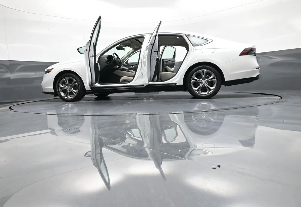 2024 Honda Accord Hybrid EX-L - Photo 48
