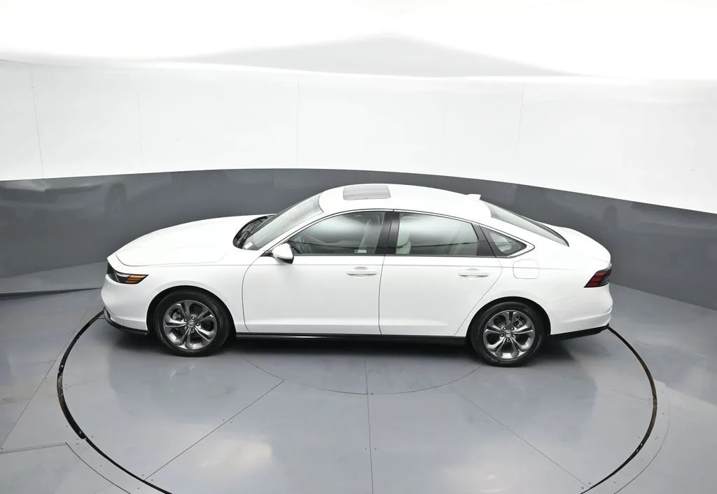2024 Honda Accord Hybrid EX-L - Photo 40