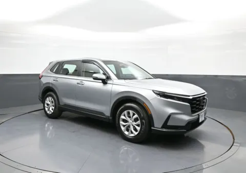 More photos of 2024 Honda CR-V LX at Plaza Honda, NY