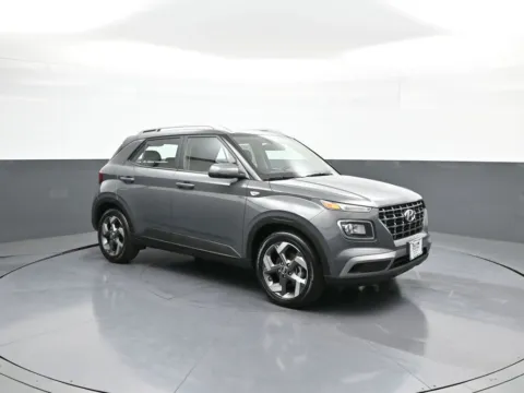 More photos of 2024 Hyundai Venue SEL at Plaza Honda, NY