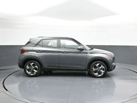 More photos of 2024 Hyundai Venue SEL at Plaza Honda, NY