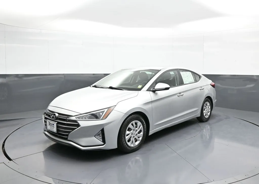 Silver 2019 Hyundai Elantra SE for sale in Brooklyn, NY