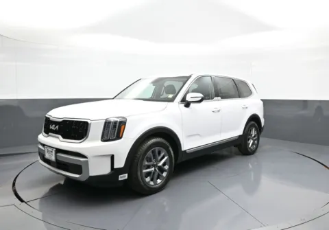 White 2024 Kia Telluride LX for sale in Brooklyn, NY