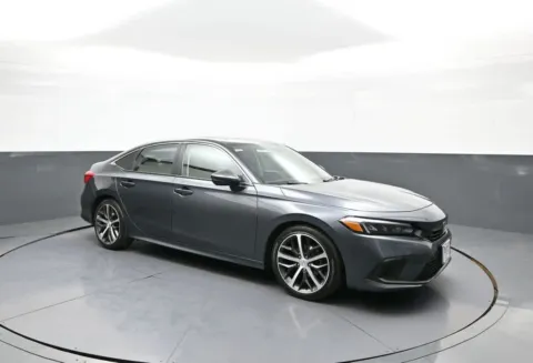 More photos of 2024 Honda Civic Touring at Plaza Honda, NY