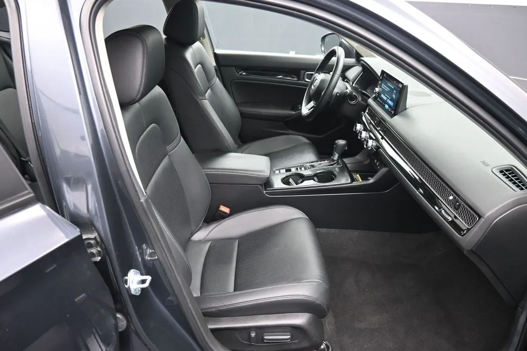 2024 Honda Civic Touring - Photo 24