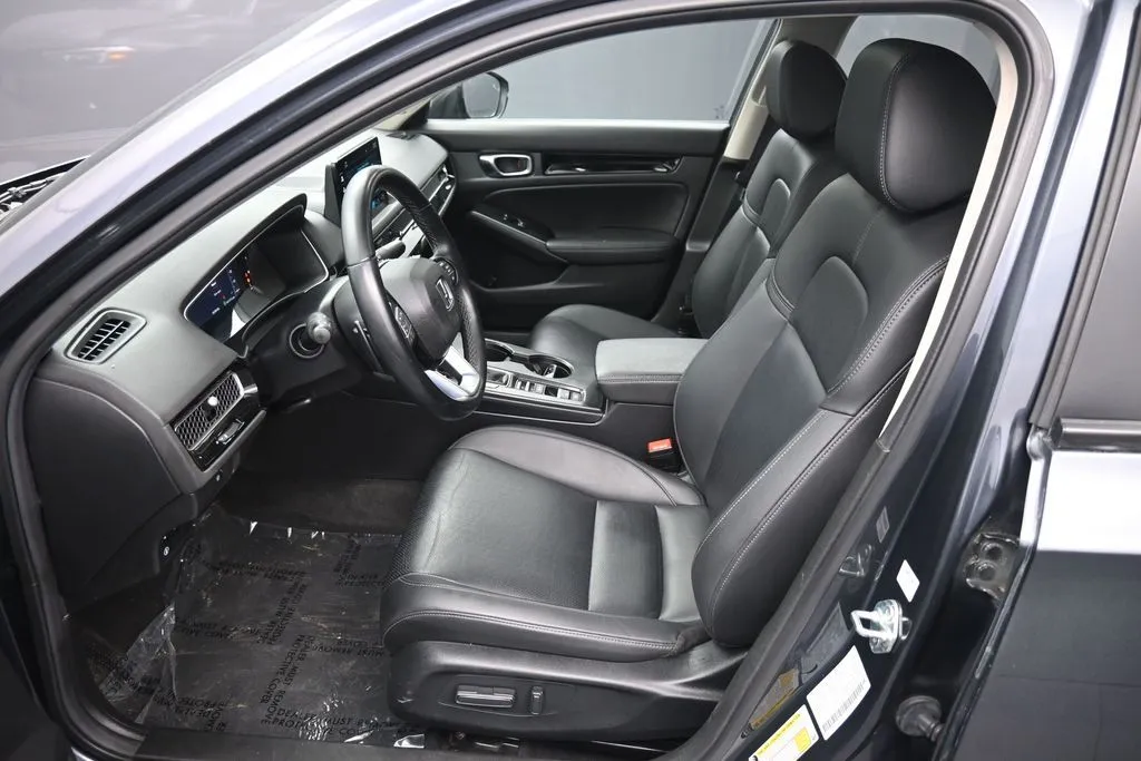 2024 Honda Civic Touring - Photo 19