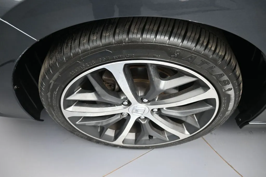 2024 Honda Civic Touring - Photo 14