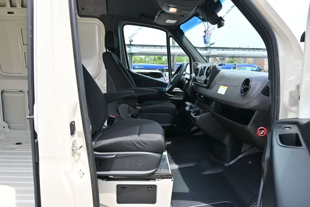 2024 Mercedes-Benz Sprinter Cargo Van Base - Photo 32