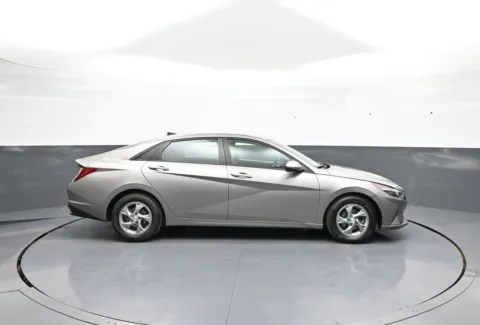 More photos of 2023 Hyundai Elantra SE at Plaza Honda, NY