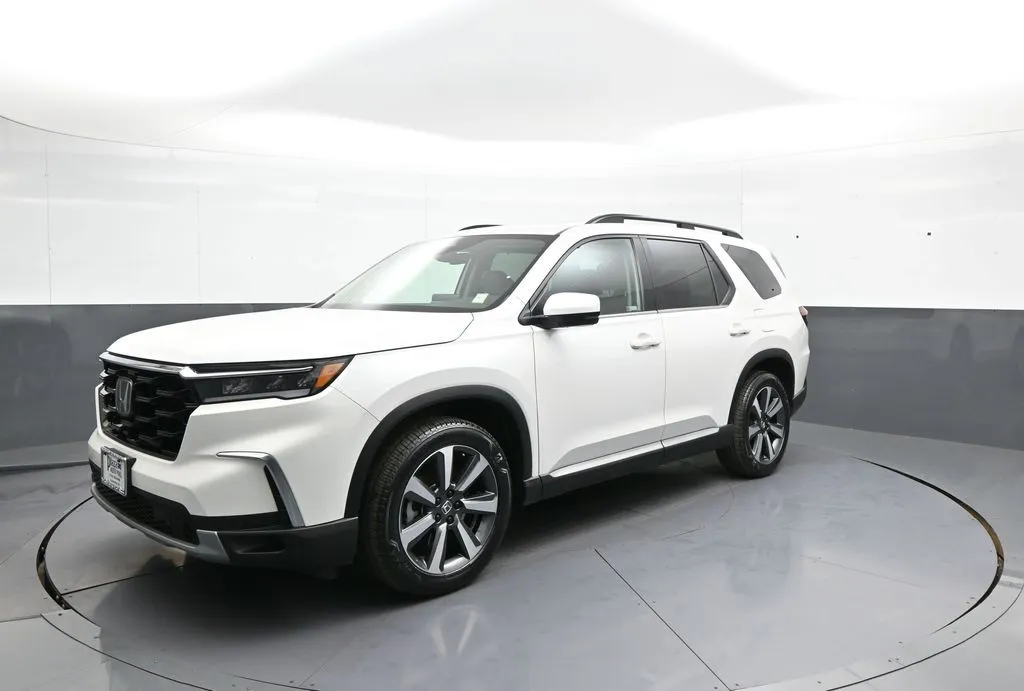 White 2024 Honda Pilot Touring for sale in Brooklyn, NY