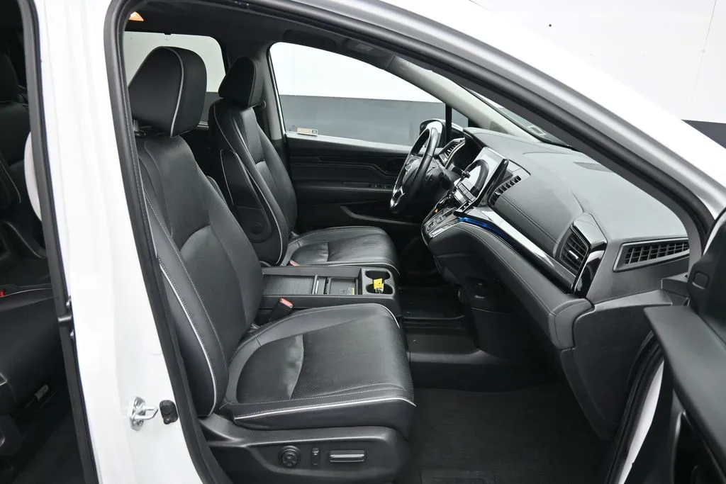 2024 Honda Odyssey Elite - Photo 29