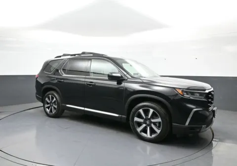 Another view of 2025 Honda Pilot Touring for sale in Brooklyn, NY at Plaza Honda