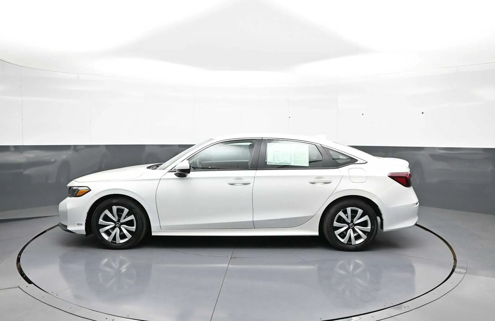 2025 Honda Civic LX - Photo 9