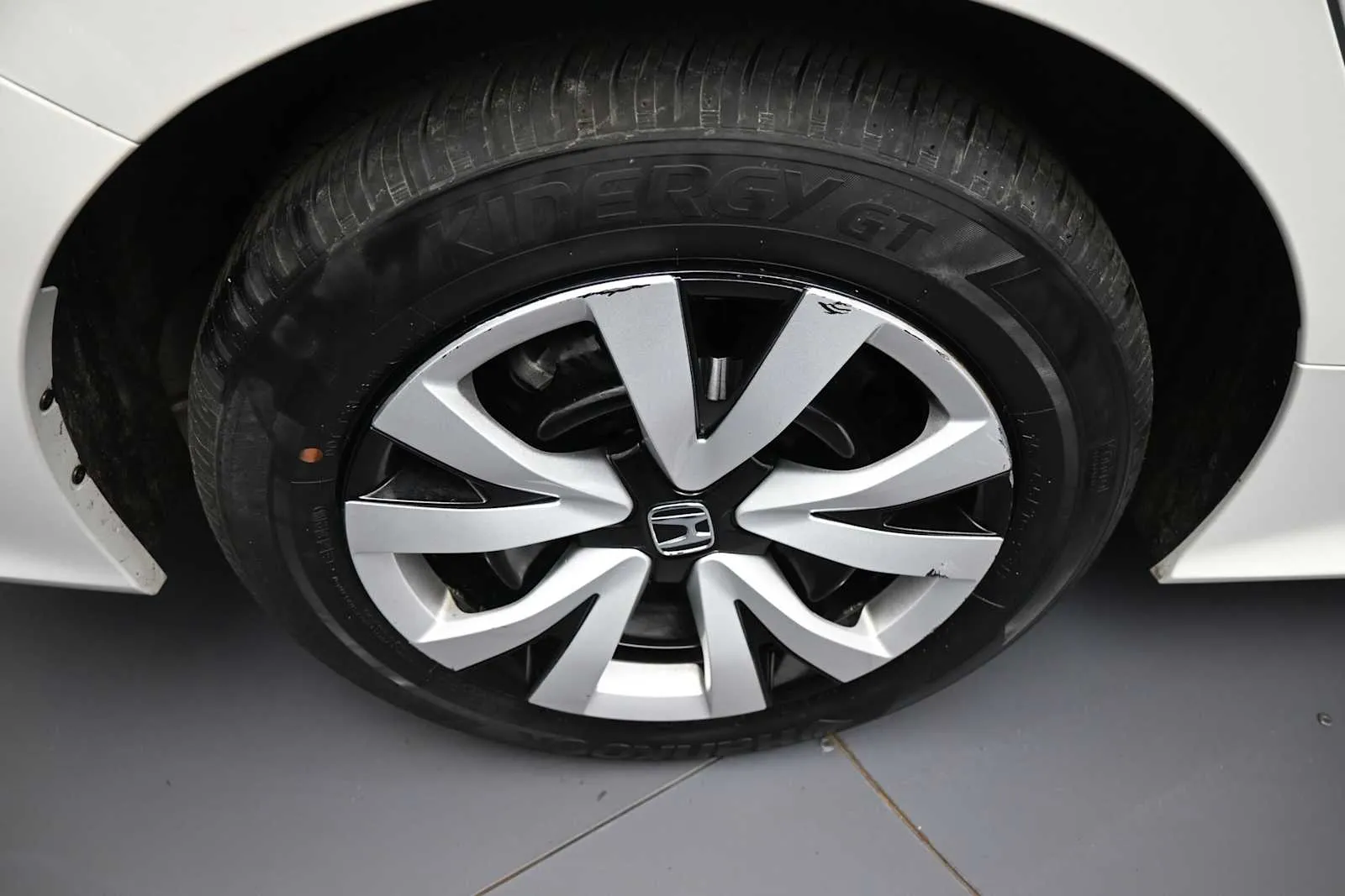 2025 Honda Civic LX - Photo 12